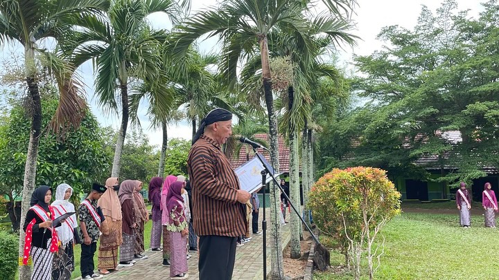 Kobarkan Semangat Kepahlawanan, SMP Negeri 1 Tanjungsari Peringati Hari Pahlawan 10 November 2025 Kobarkan Semangat Kepahlawanan, SMP Negeri 1 Tanjungsari Peringati Hari Pahlawan 10 November 2025