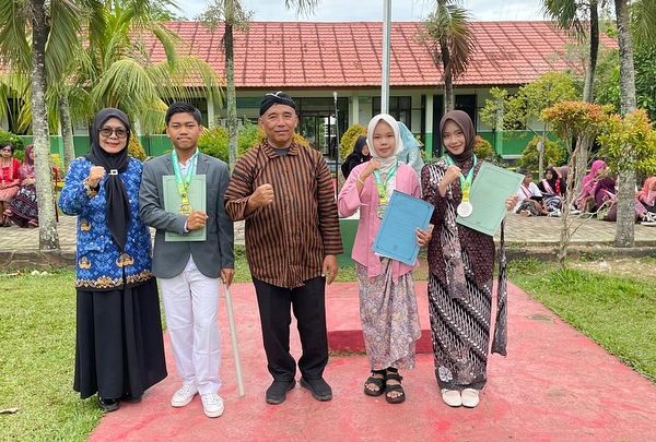 Tiga Pendekar Taekwondo SMPN 1 Tanjungsari Ukir Prestasi Gemilang di Lampung Cup 1 2025